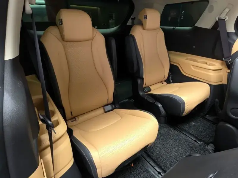 2022 Kia Carnival с пробегом 138 685 км