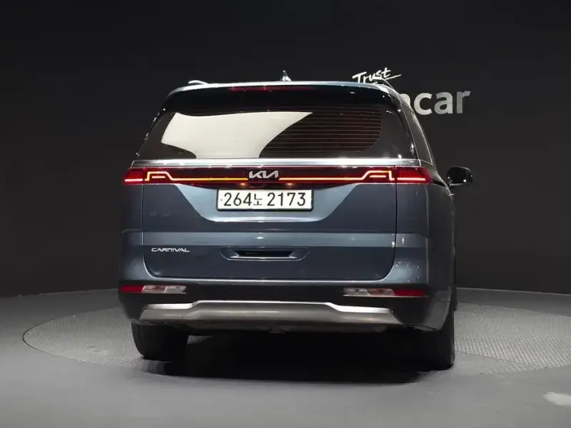 2021 Kia Carnival с пробегом 83 443 км