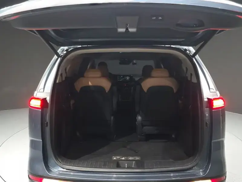 2021 Kia Carnival с пробегом 83 443 км