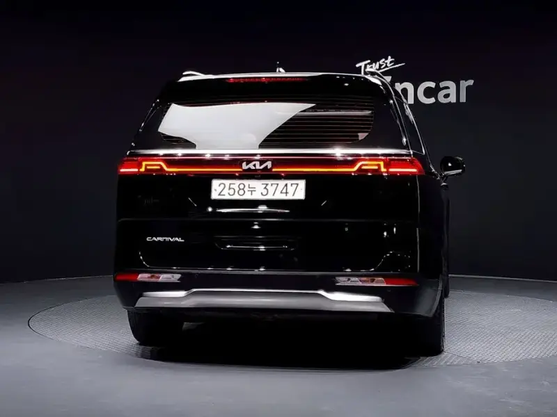 2022 Kia Carnival с пробегом 109 917 км