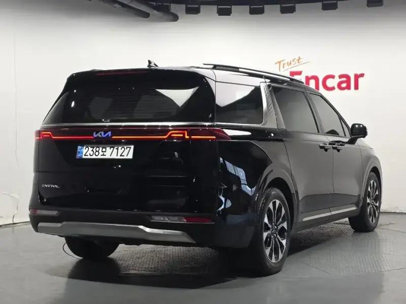 2022 Kia Carnival с пробегом 141 300 км