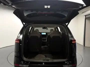 2022 Kia Carnival с пробегом 141 300 км