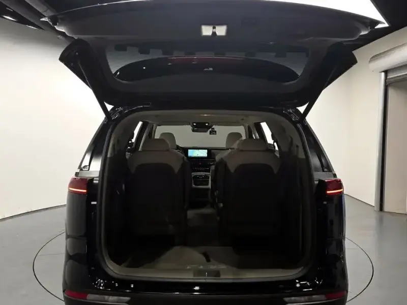 2022 Kia Carnival с пробегом 141 300 км