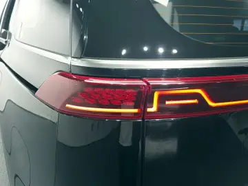 2022 Kia Carnival с пробегом 141 300 км