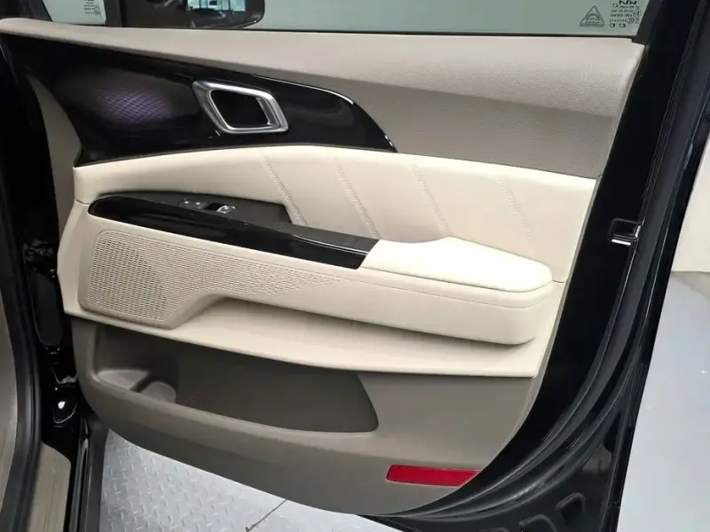 2022 Kia Carnival с пробегом 141 300 км