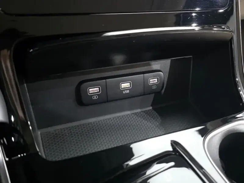 2022 Kia Carnival с пробегом 141 300 км