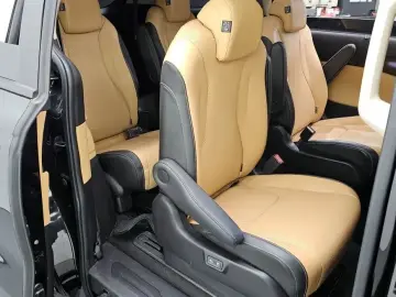 2022 Kia Carnival с пробегом 84 551 км