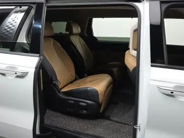 2022 Kia Carnival с пробегом 119 719 км