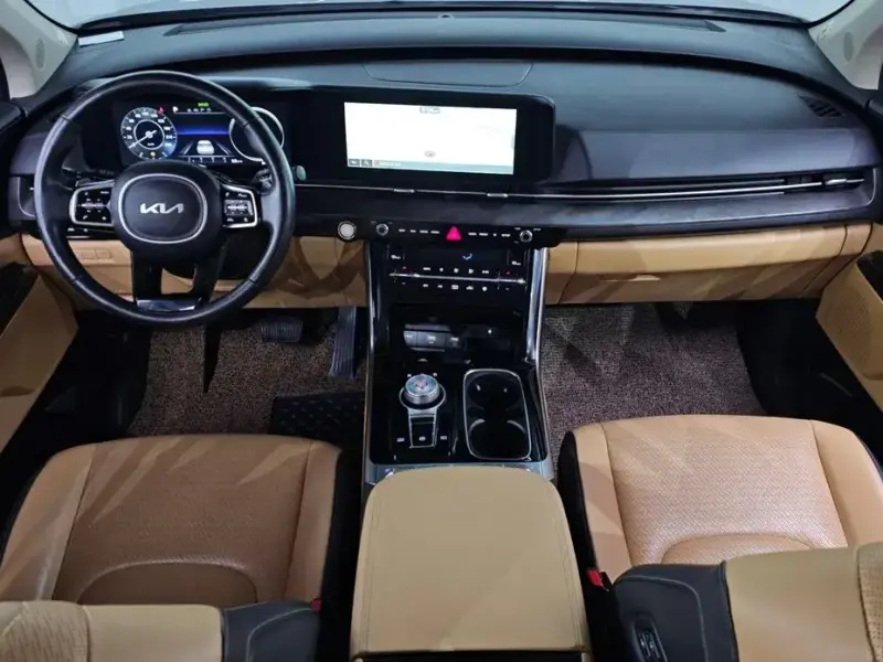 2023 Kia Carnival с пробегом 84 562 км
