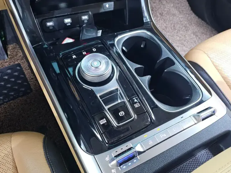 2023 Kia Carnival с пробегом 84 562 км
