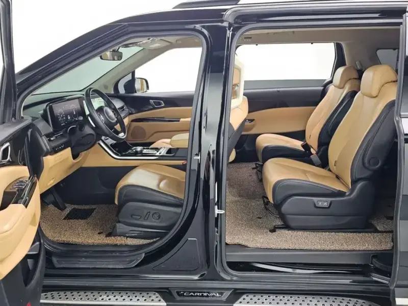 2023 Kia Carnival с пробегом 84 562 км