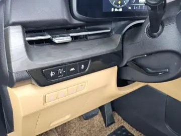 2023 Kia Carnival с пробегом 84 562 км