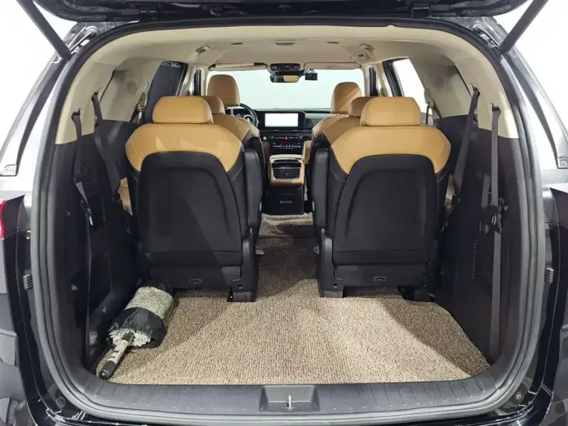 2023 Kia Carnival с пробегом 84 562 км