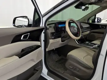 2022 Kia Carnival с пробегом 122 143 км