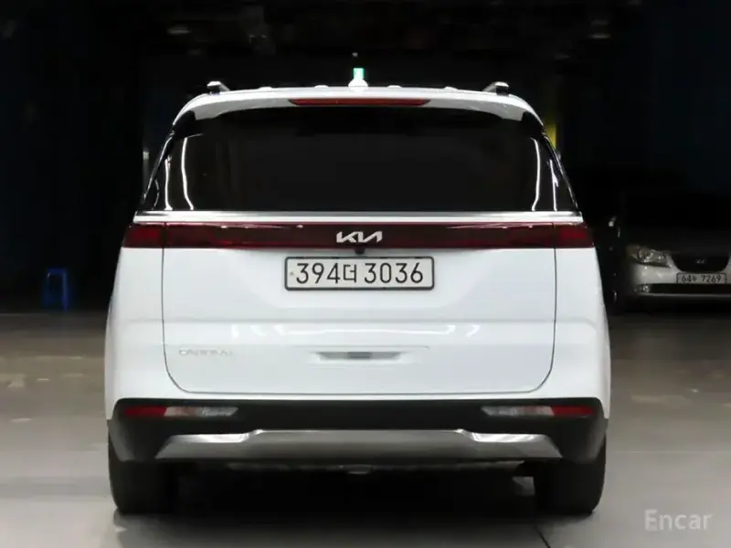 2022 Kia Carnival с пробегом 82 691 км