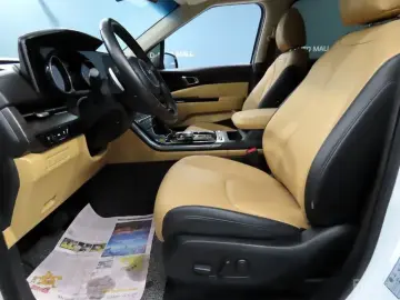 2022 Kia Carnival с пробегом 82 691 км