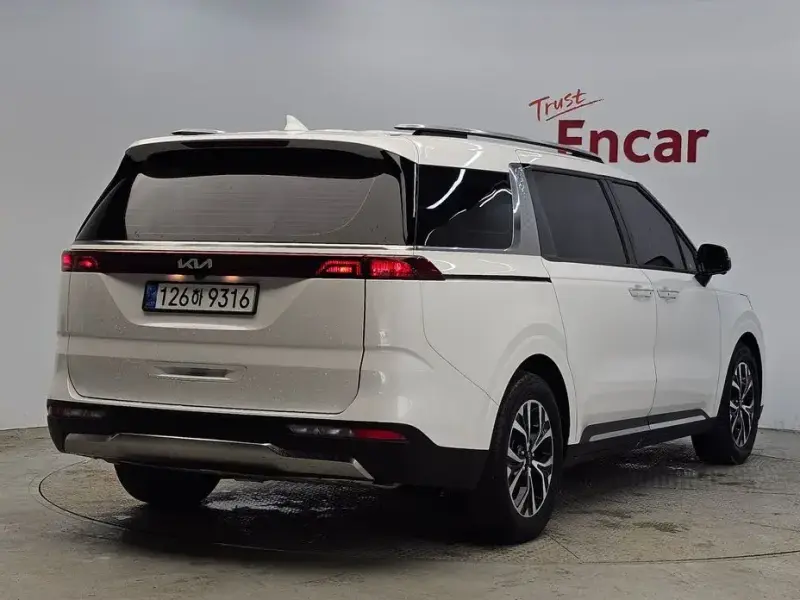 2022 Kia Carnival с пробегом 82 167 км