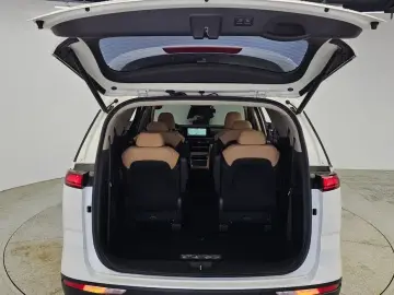 2022 Kia Carnival с пробегом 82 167 км