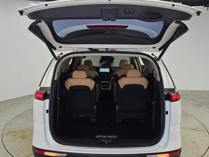 2022 Kia Carnival с пробегом 82 167 км
