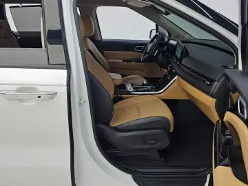 2022 Kia Carnival с пробегом 82 167 км