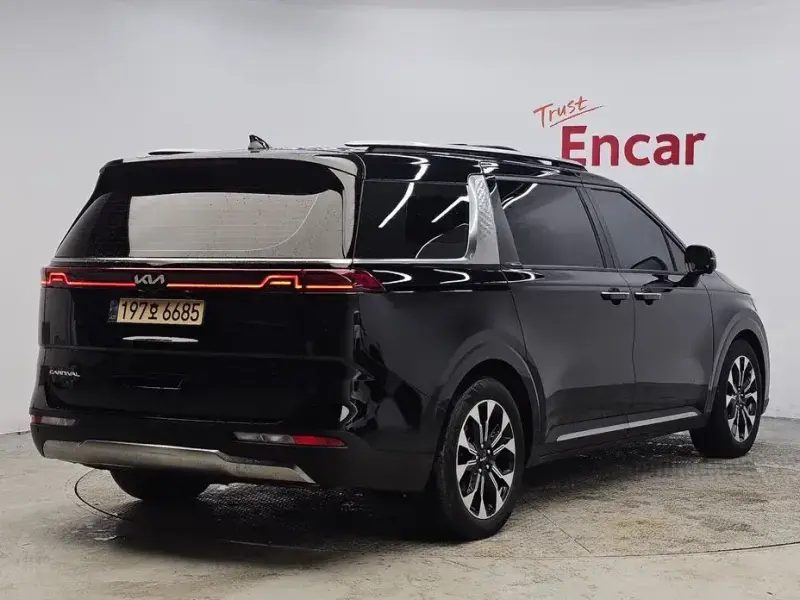 2022 Kia Carnival с пробегом 127 008 км