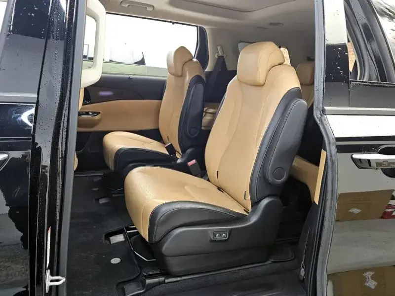 2022 Kia Carnival с пробегом 127 008 км