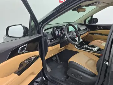 2023 Kia Carnival с пробегом 60 779 км