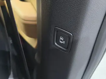 2023 Kia Carnival с пробегом 60 779 км