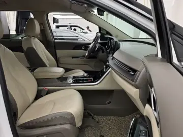 2022 Kia Carnival с пробегом 251 658 км