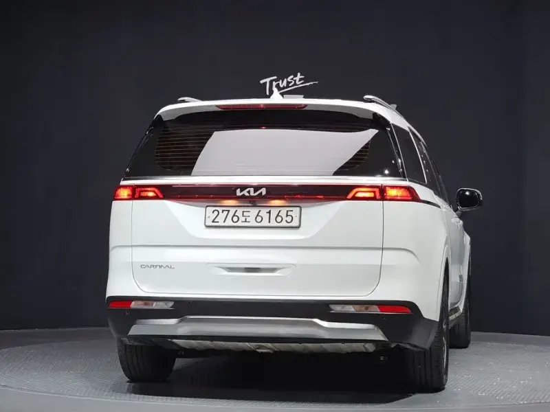 2022 Kia Carnival с пробегом 61 332 км