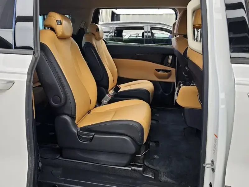 2022 Kia Carnival с пробегом 61 332 км