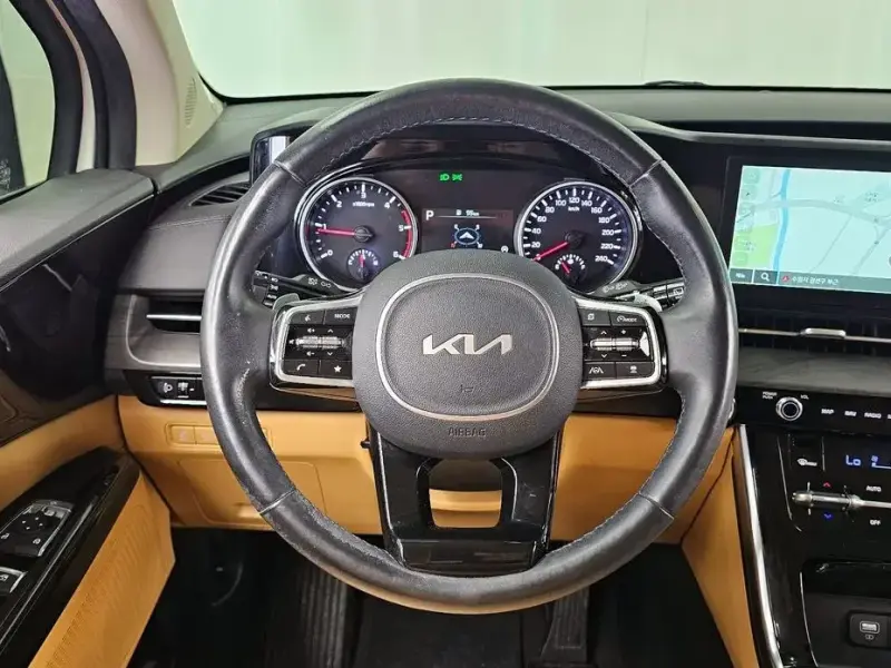 2022 Kia Carnival с пробегом 61 332 км