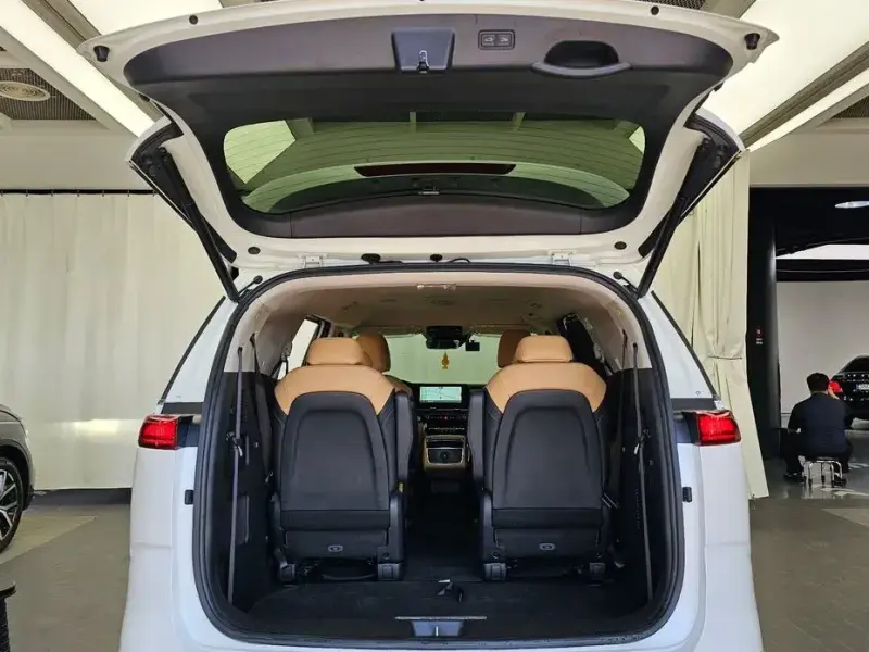 2022 Kia Carnival с пробегом 61 332 км