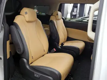 2022 Kia Carnival с пробегом 120 535 км