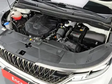 2023 Kia Carnival с пробегом 83 260 км