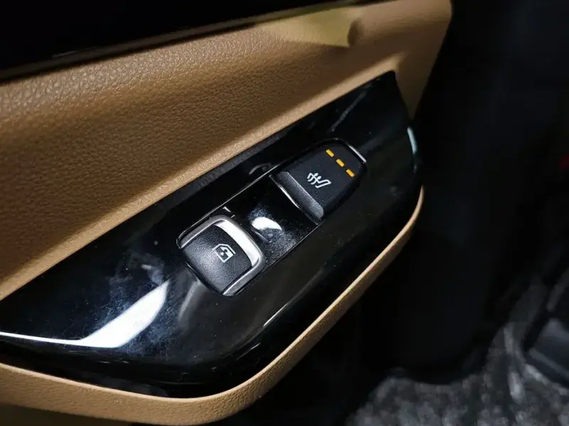 2023 Kia Carnival с пробегом 83 260 км