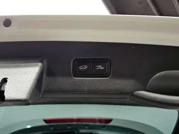 2023 Kia Carnival с пробегом 83 260 км