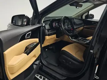 2022 Kia Carnival с пробегом 106 280 км