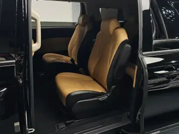 2022 Kia Carnival с пробегом 106 280 км