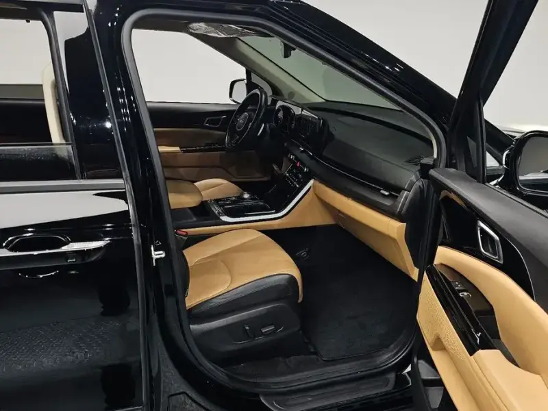 2022 Kia Carnival с пробегом 106 280 км