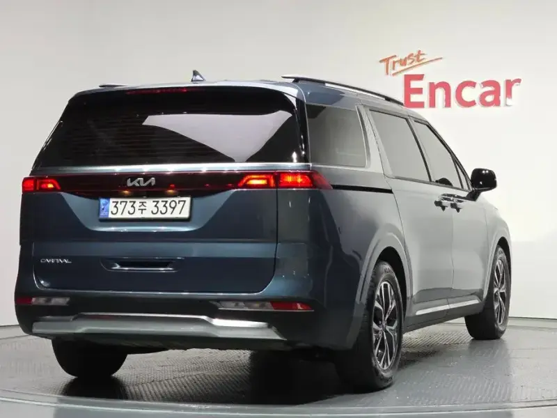 2022 Kia Carnival с пробегом 83 678 км