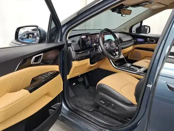 2022 Kia Carnival с пробегом 83 678 км