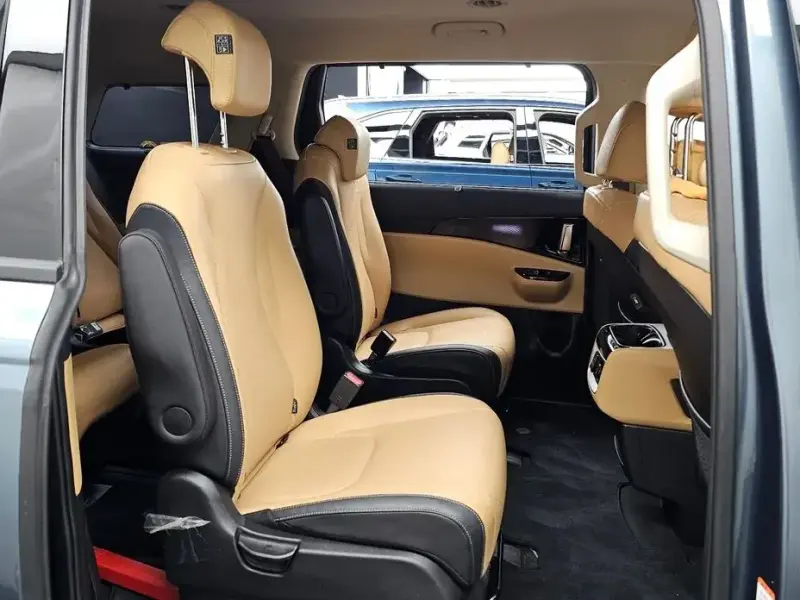 2022 Kia Carnival с пробегом 83 678 км