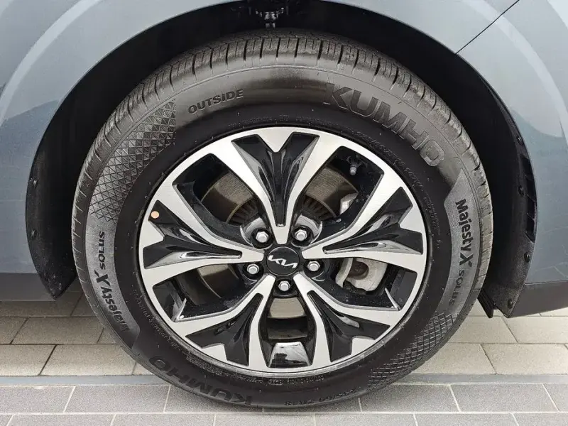 2022 Kia Carnival с пробегом 83 678 км