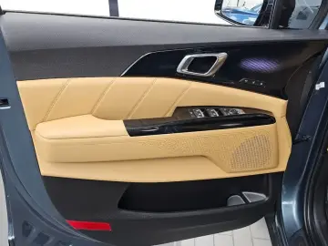 2022 Kia Carnival с пробегом 83 678 км
