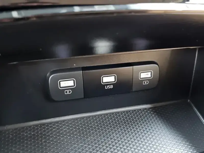 2022 Kia Carnival с пробегом 83 678 км