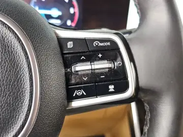 2022 Kia Carnival с пробегом 83 678 км