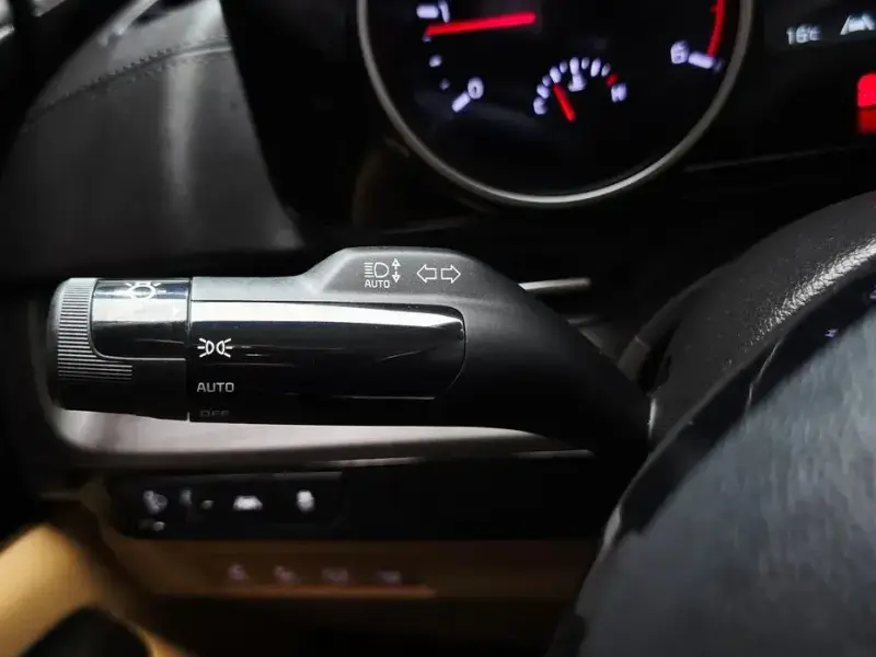2022 Kia Carnival с пробегом 98 234 км