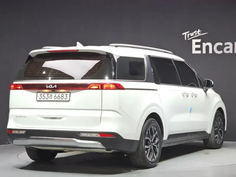 2022 Kia Carnival с пробегом 87 605 км