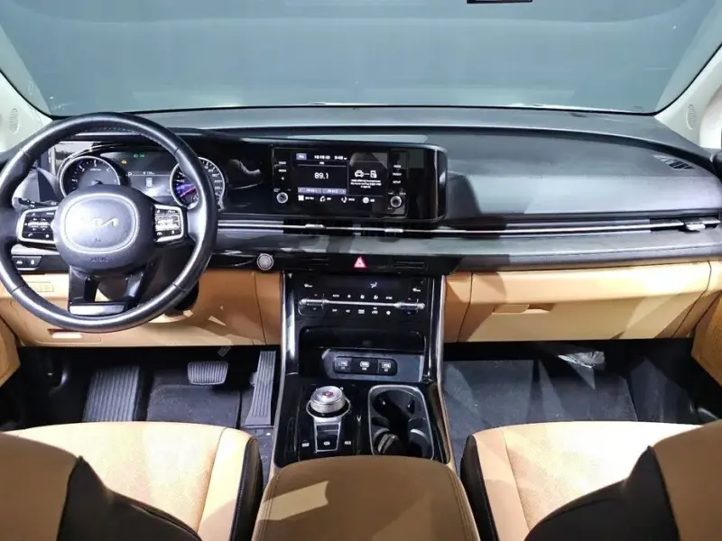 2022 Kia Carnival с пробегом 87 605 км